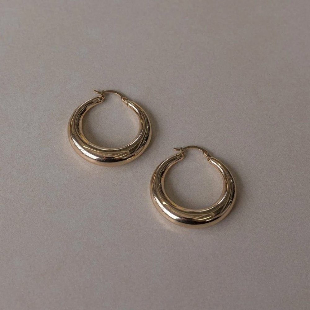 PRINCESS POLLY THICK GOLD MINI HOOP EARRINGS